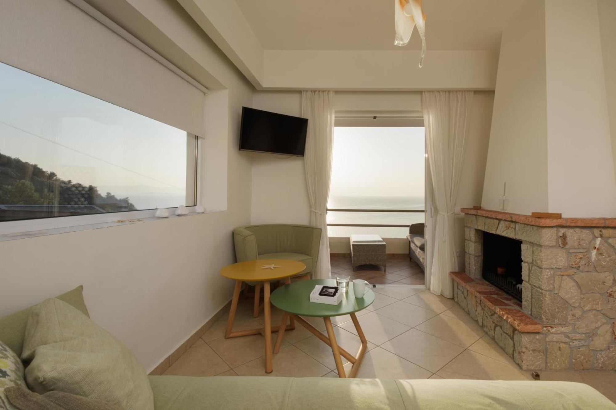 Blue Horizon Suites Parálion Ástros Esterno foto