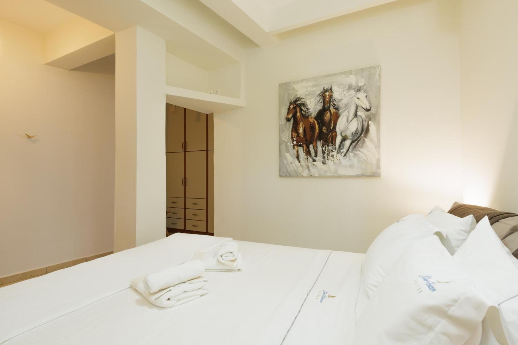 Blue Horizon Suites Parálion Ástros Esterno foto